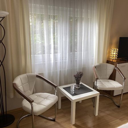 Apartments Und Zimmer Gaestehaus Matthias Drezda Kültér fotó