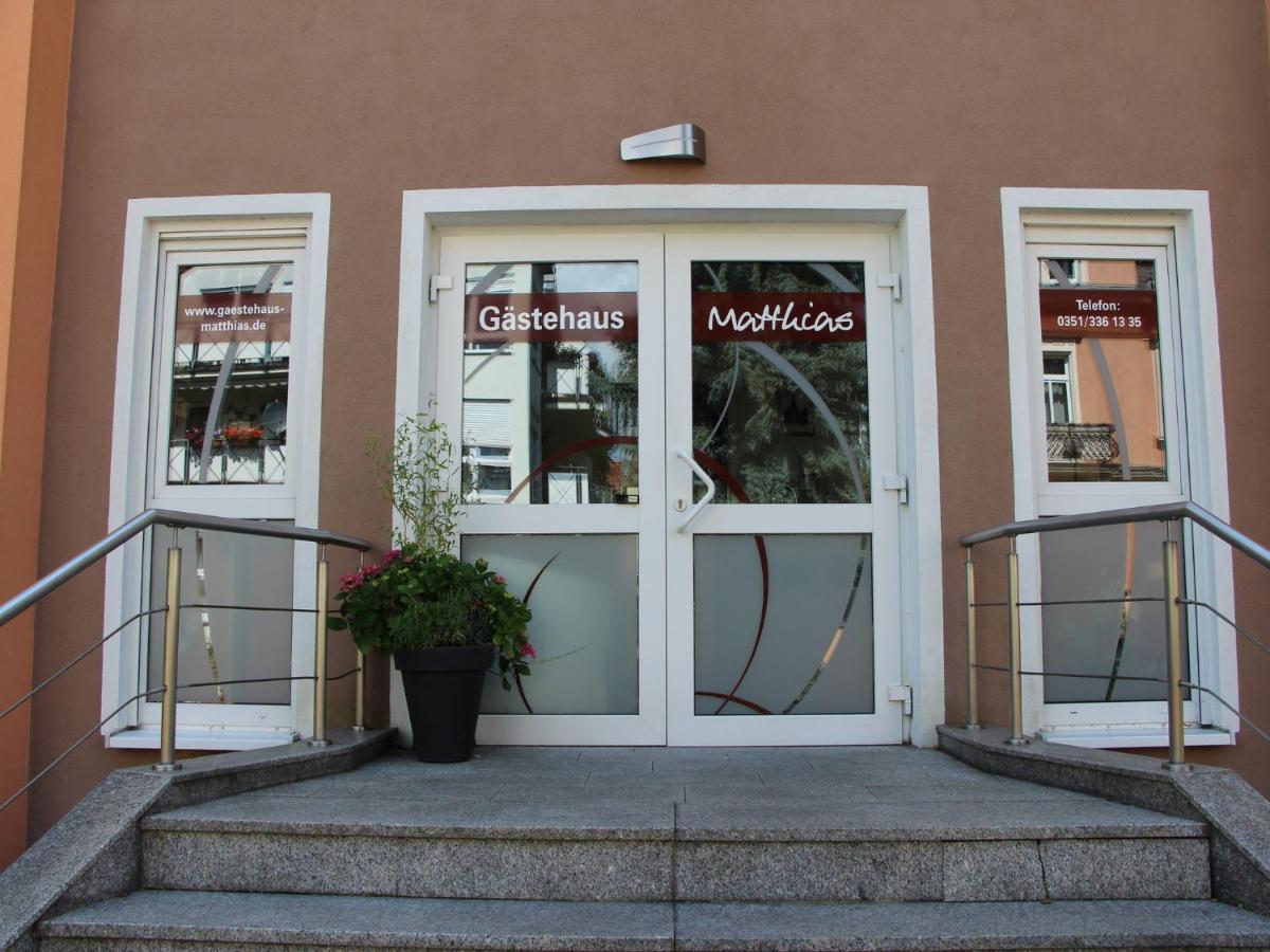Apartments Und Zimmer Gaestehaus Matthias Drezda Kültér fotó