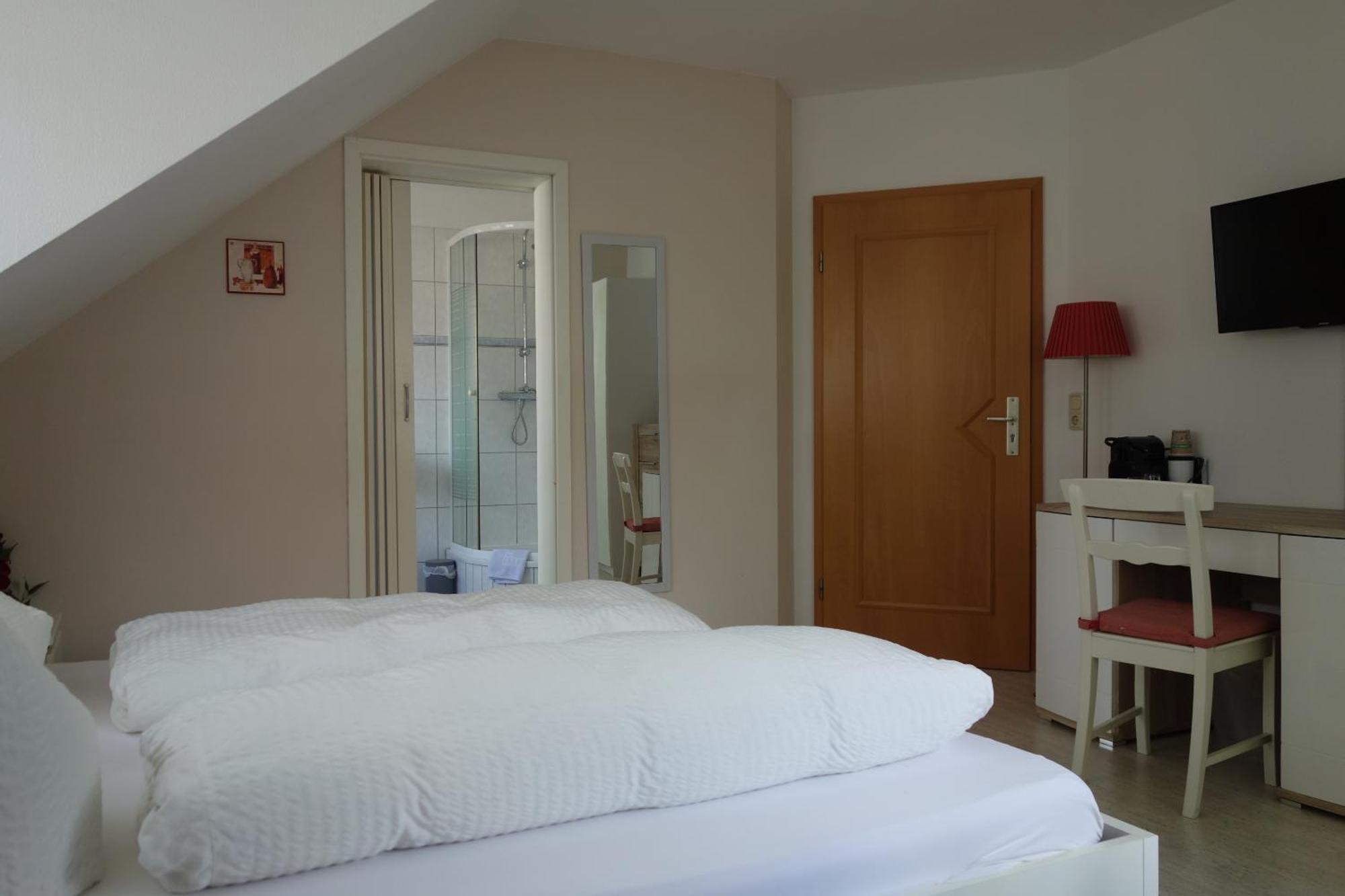 Apartments Und Zimmer Gaestehaus Matthias Drezda Szoba fotó