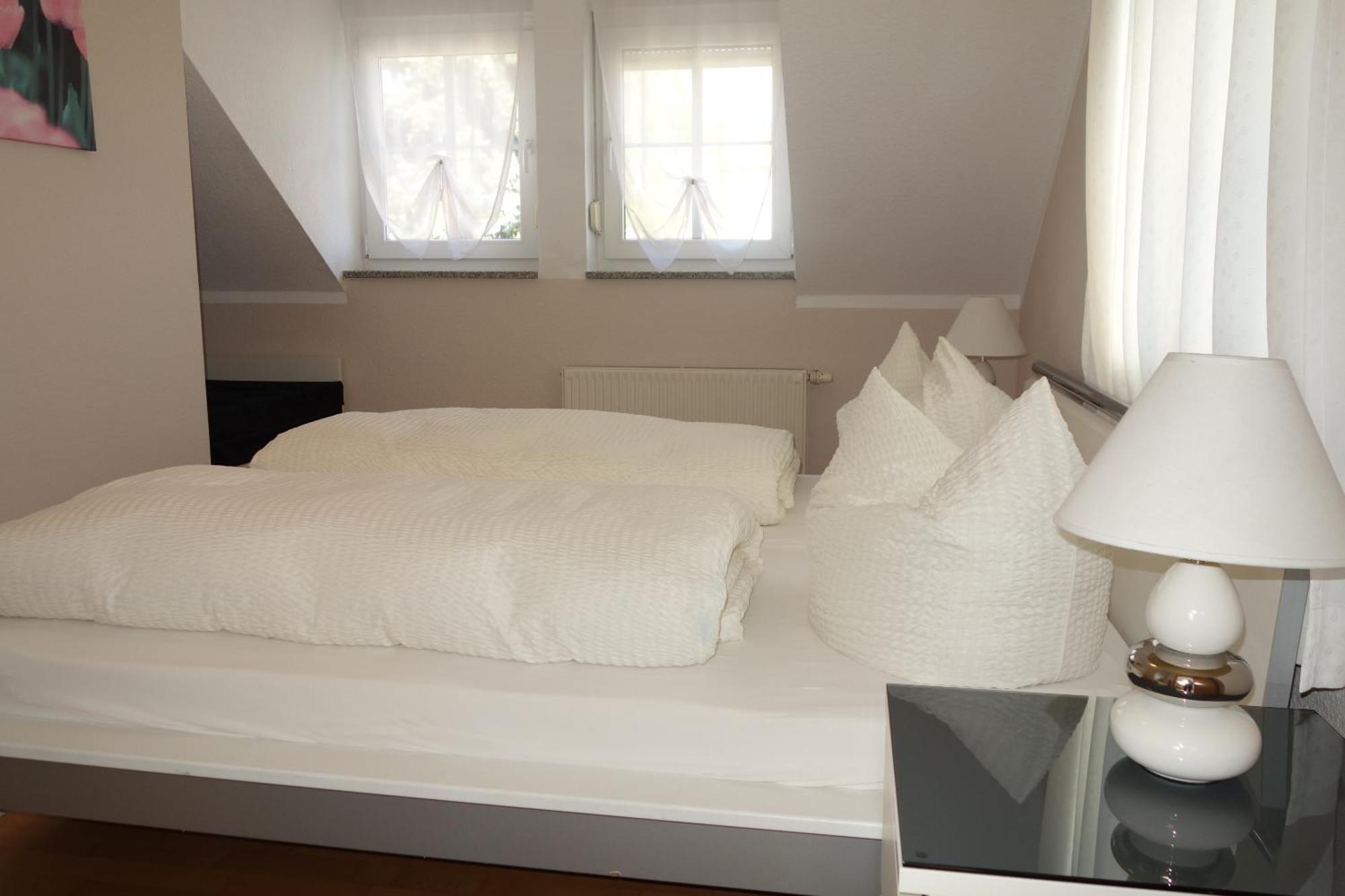 Apartments Und Zimmer Gaestehaus Matthias Drezda Szoba fotó
