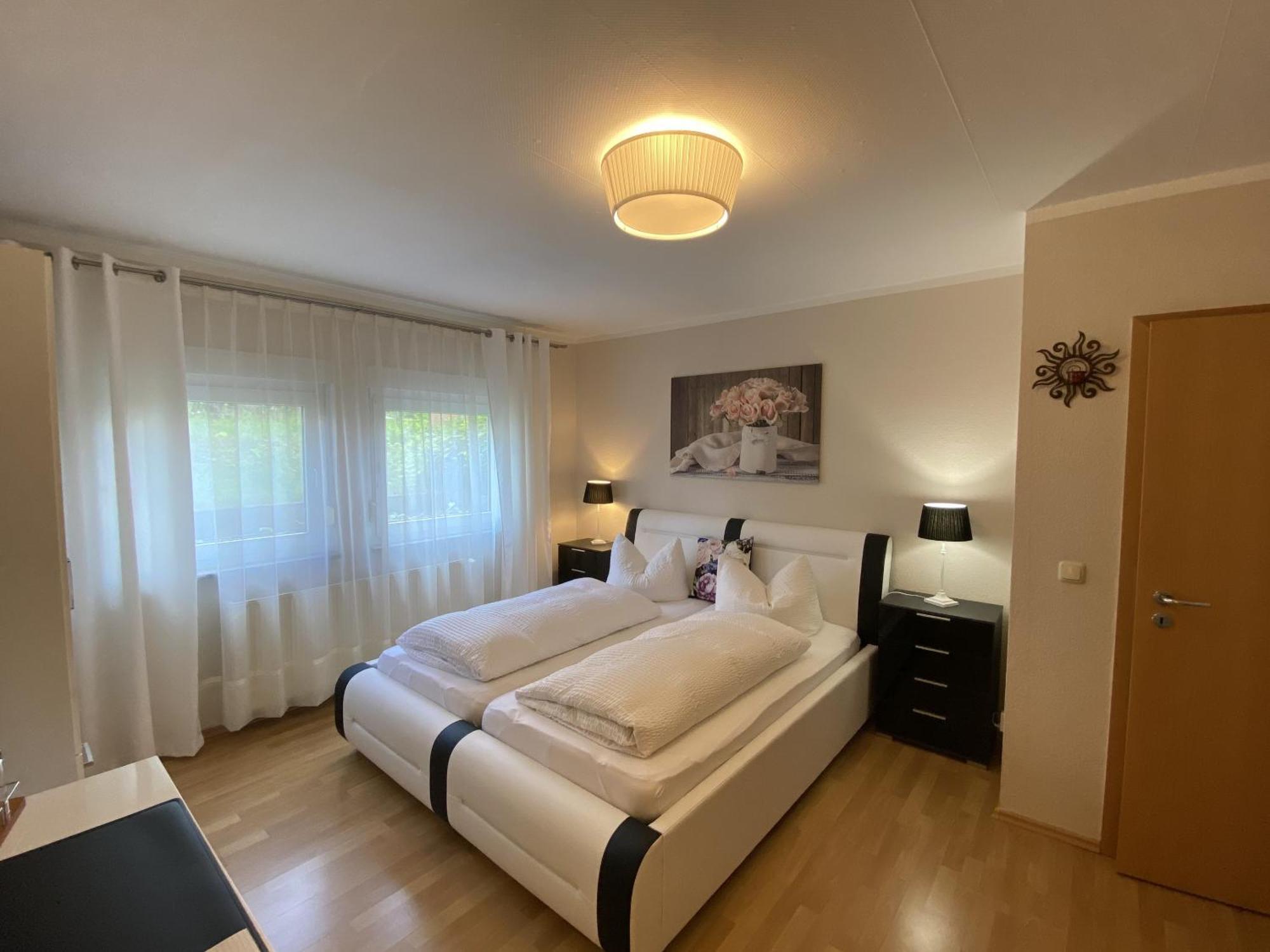 Apartments Und Zimmer Gaestehaus Matthias Drezda Szoba fotó