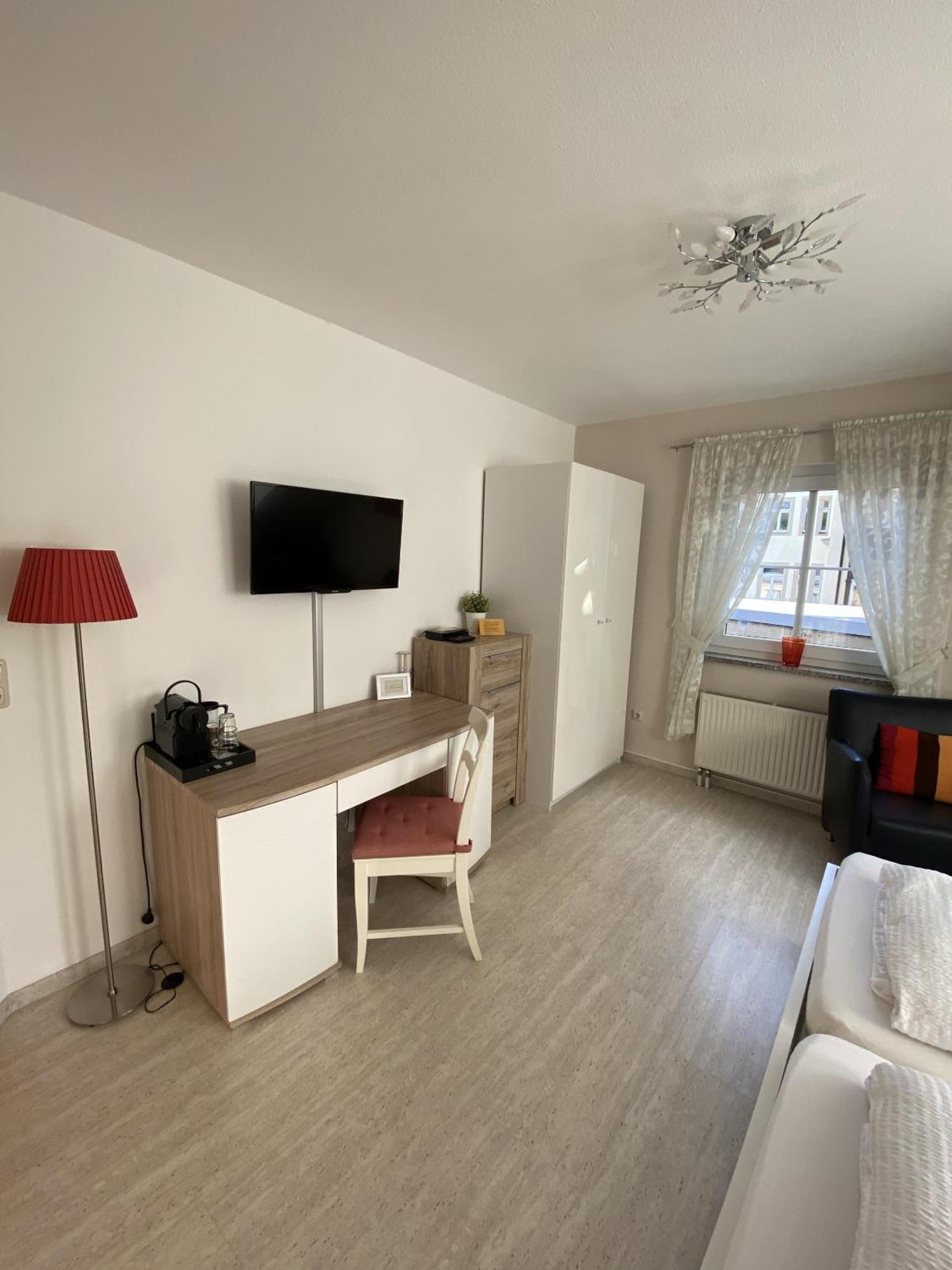 Apartments Und Zimmer Gaestehaus Matthias Drezda Szoba fotó