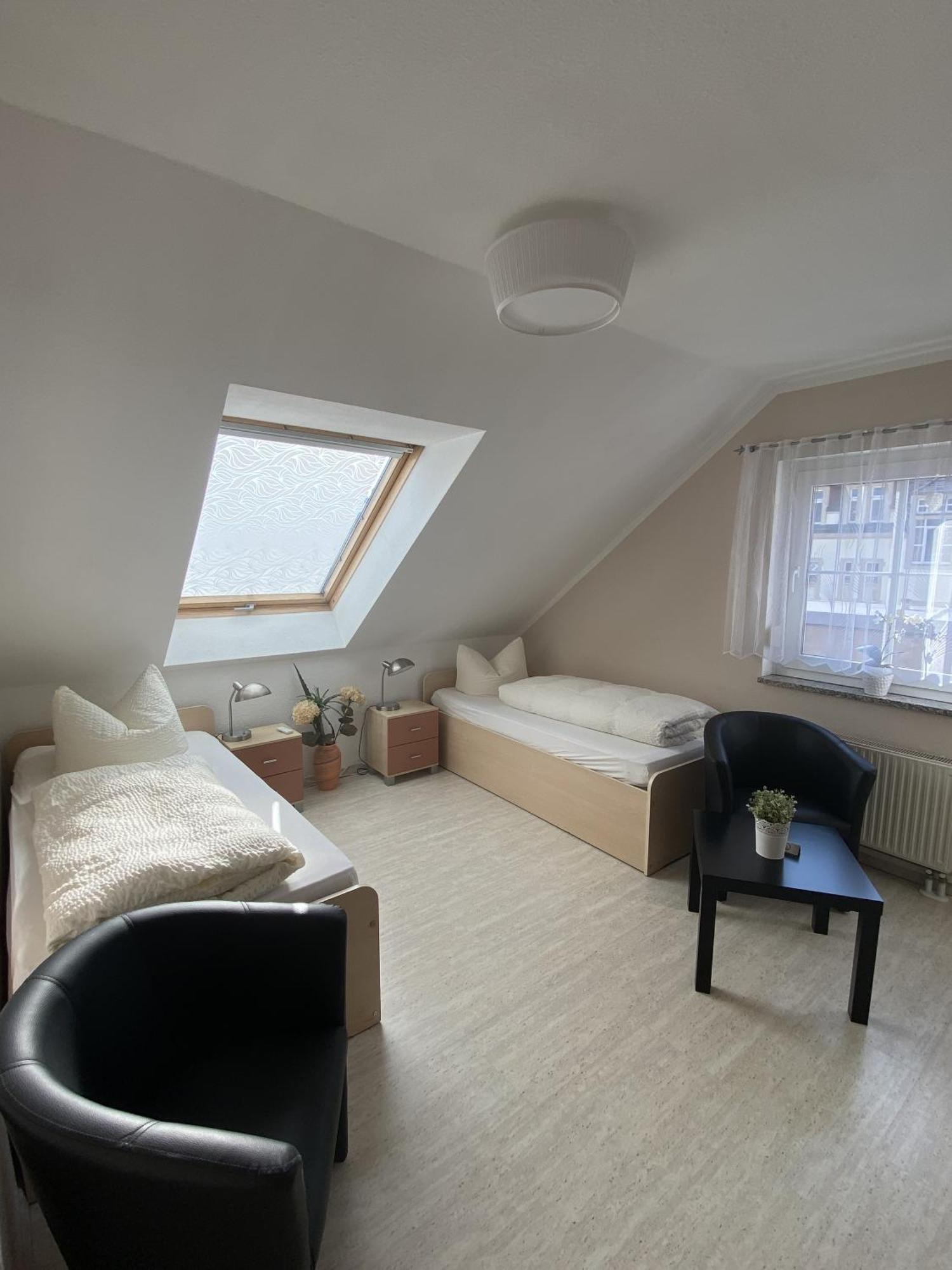 Apartments Und Zimmer Gaestehaus Matthias Drezda Szoba fotó