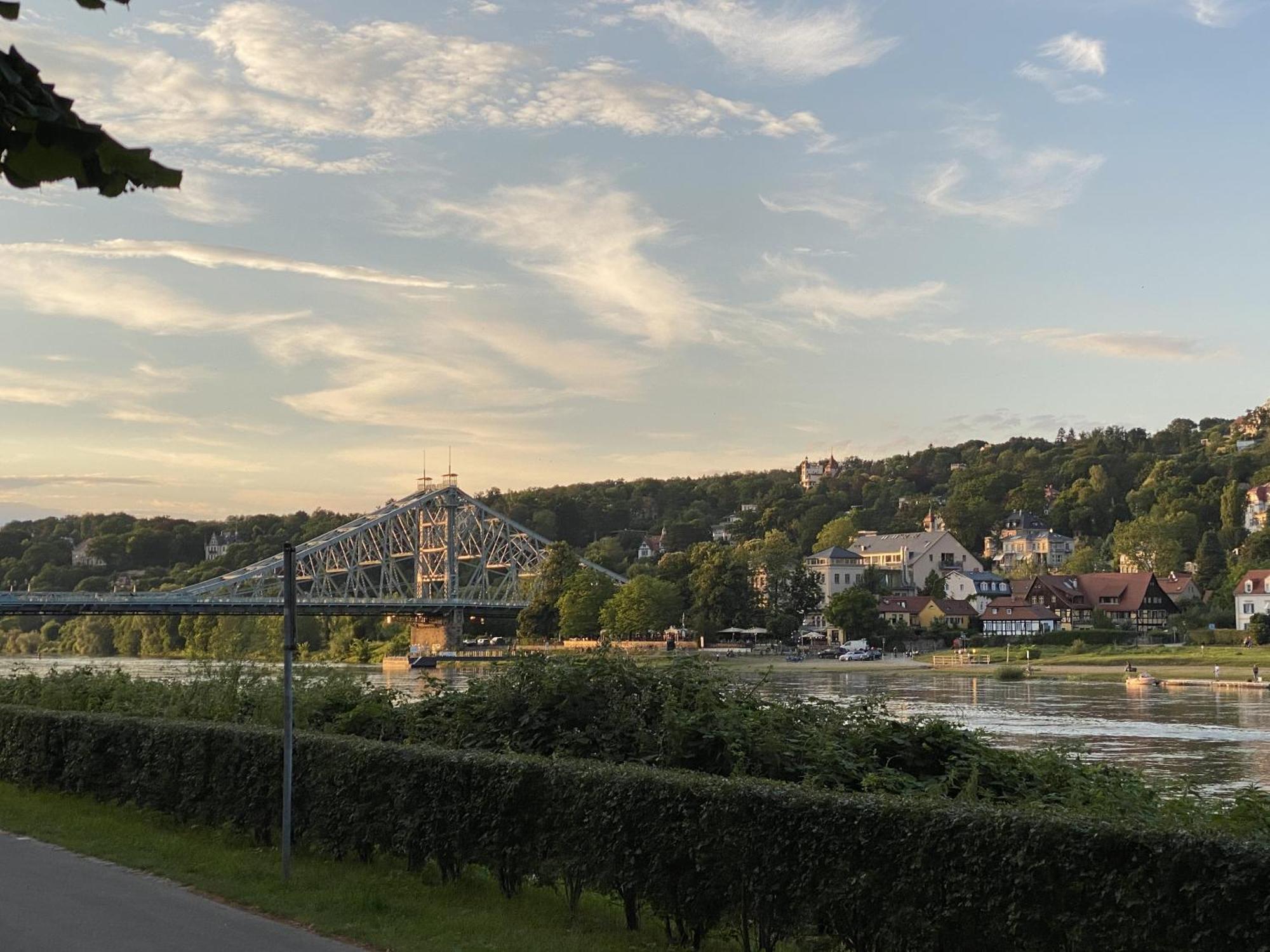 Apartments Und Zimmer Gaestehaus Matthias Drezda Kültér fotó